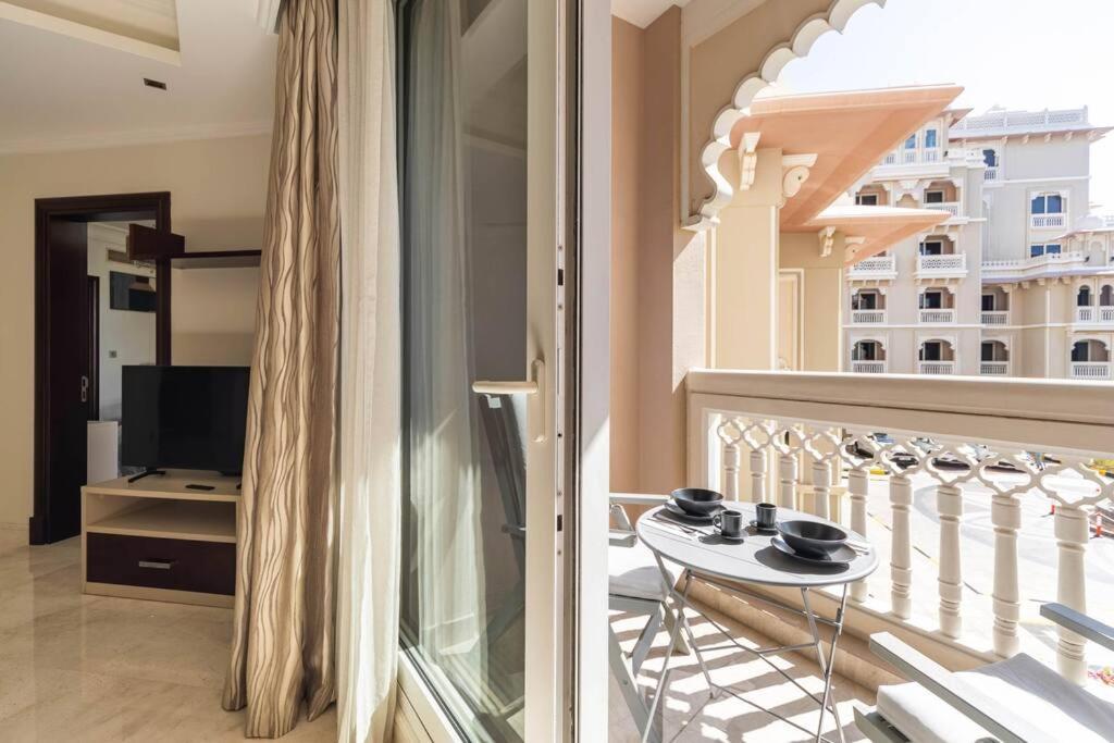 Luxury 1 Bedroom With A Private Beach Taj Granduer Residence At Palm Dubaj Kültér fotó
