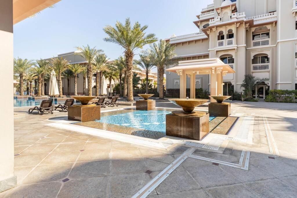 Luxury 1 Bedroom With A Private Beach Taj Granduer Residence At Palm Dubaj Kültér fotó