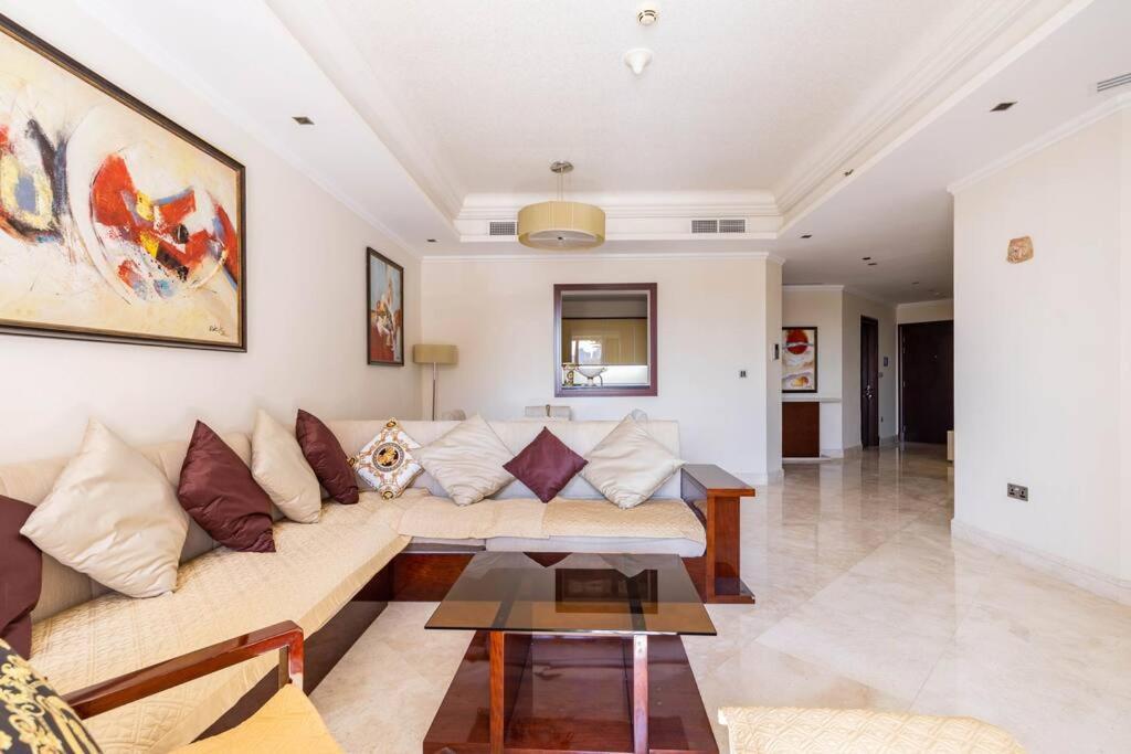 Luxury 1 Bedroom With A Private Beach Taj Granduer Residence At Palm Dubaj Kültér fotó