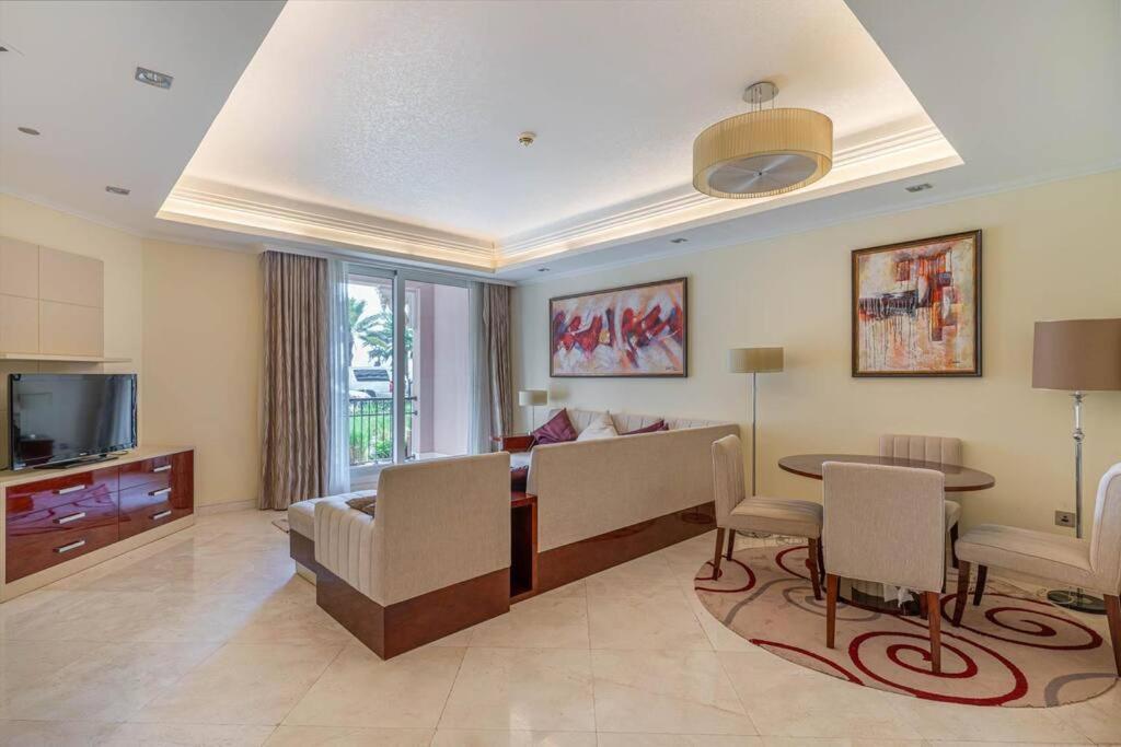 Luxury 1 Bedroom With A Private Beach Taj Granduer Residence At Palm Dubaj Kültér fotó
