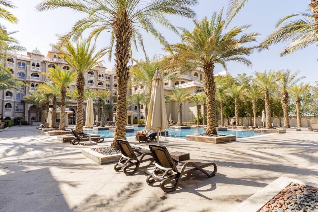 Luxury 1 Bedroom With A Private Beach Taj Granduer Residence At Palm Dubaj Kültér fotó